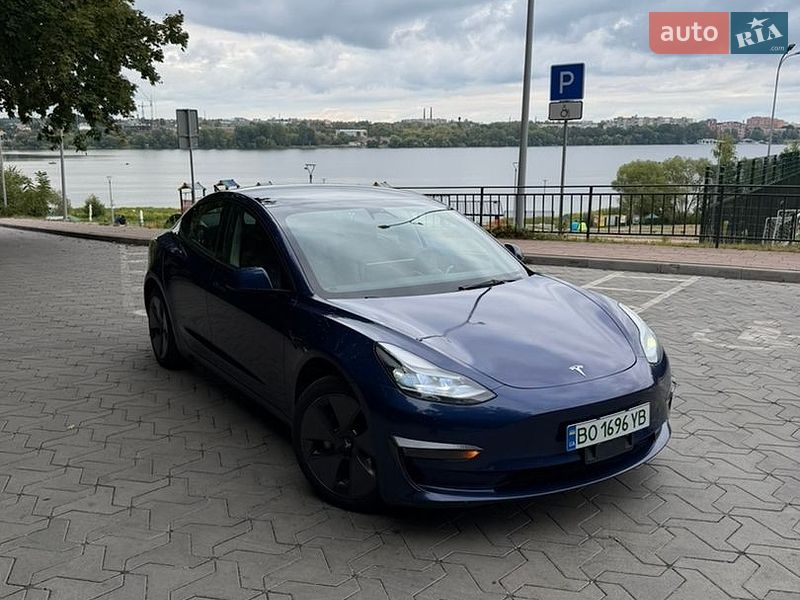 Tesla Model 3 2022
