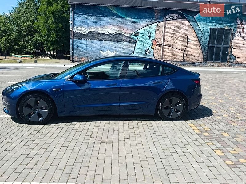 Седан Tesla Model 3 2022 в Луцьку