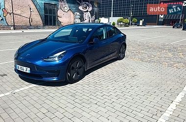 Седан Tesla Model 3 2022 в Луцьку