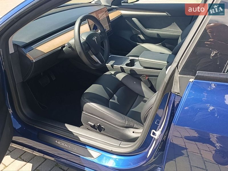 Седан Tesla Model 3 2022 в Луцьку