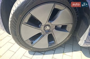 Седан Tesla Model 3 2022 в Луцьку