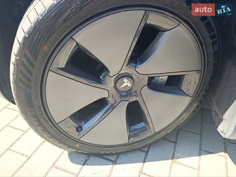 Седан Tesla Model 3 2022 в Луцьку