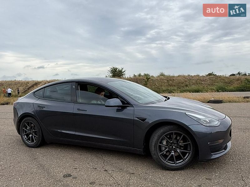 Седан Tesla Model 3 2021 в Одессе