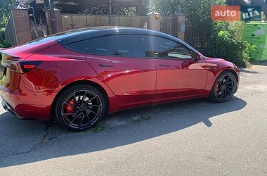 Седан Tesla Model 3 2024 в Києві