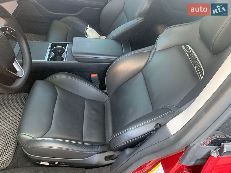 Седан Tesla Model 3 2024 в Києві