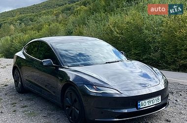 Седан Tesla Model 3 2025 в Ужгороде