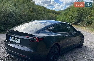Седан Tesla Model 3 2025 в Ужгороде