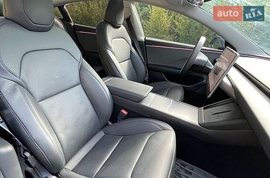 Седан Tesla Model 3 2025 в Ужгороде
