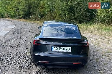 Седан Tesla Model 3 2025 в Ужгороде