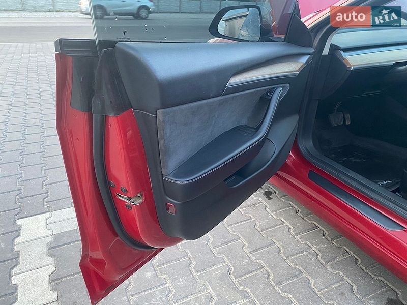 Седан Tesla Model 3 2022 в Киеве