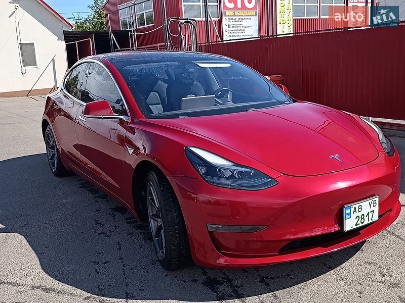 Седан Tesla Model 3 2018 в Вінниці