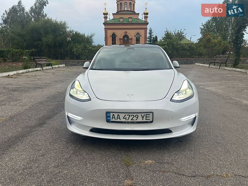 Седан Tesla Model 3 2021 в Кропивницком