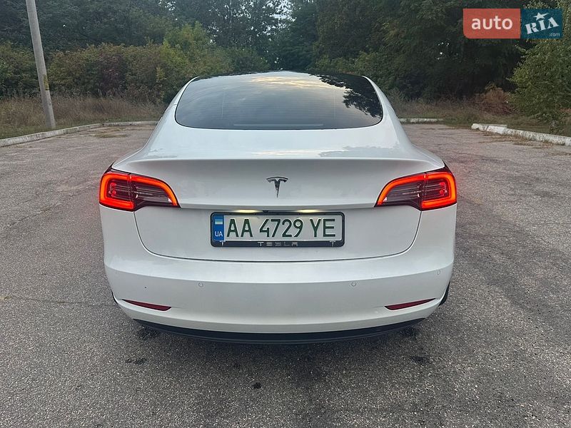 Седан Tesla Model 3 2021 в Кропивницком