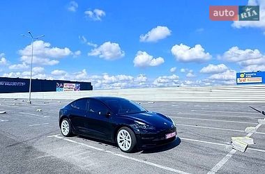 Седан Tesla Model 3 2022 в Львове