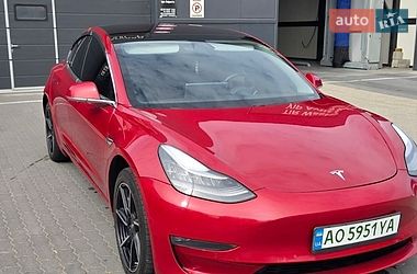 Седан Tesla Model 3 2018 в Ужгороде