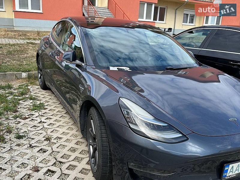Седан Tesla Model 3 2017 в Харкові