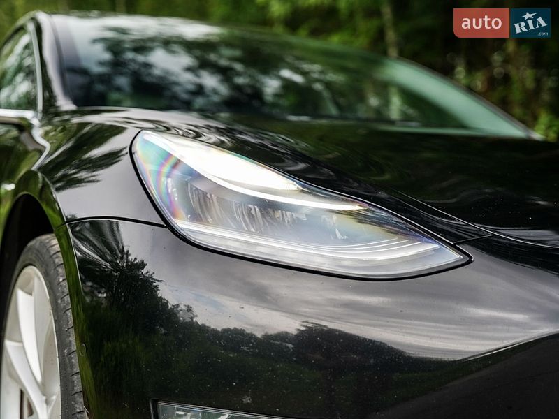 Седан Tesla Model 3 2019 в Києві