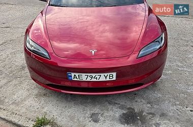 Седан Tesla Model 3 2024 в Кам'янському