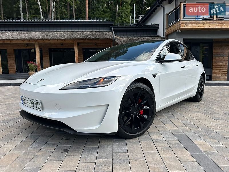Седан Tesla Model 3 2025 в Львове