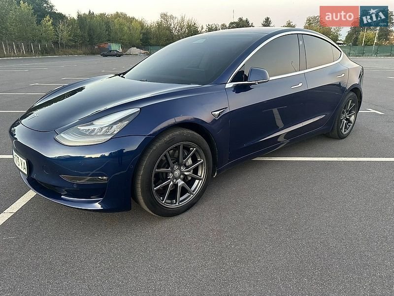 Седан Tesla Model 3 2018 в Вінниці