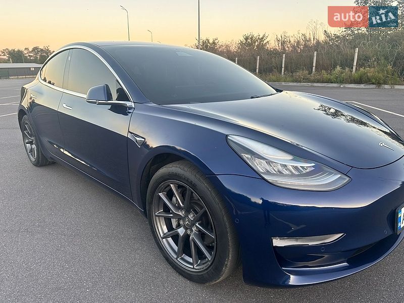 Седан Tesla Model 3 2018 в Вінниці