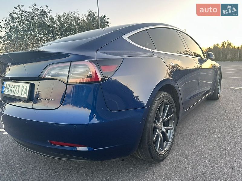 Седан Tesla Model 3 2018 в Вінниці