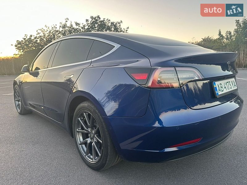 Седан Tesla Model 3 2018 в Вінниці