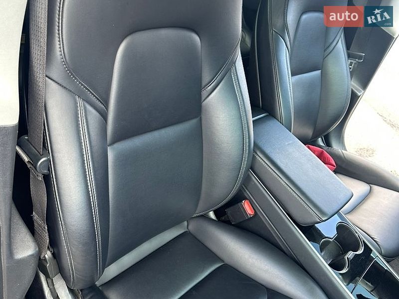 Седан Tesla Model 3 2018 в Вінниці