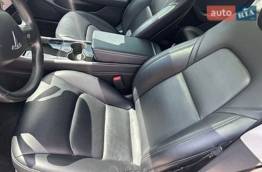 Седан Tesla Model 3 2018 в Вінниці