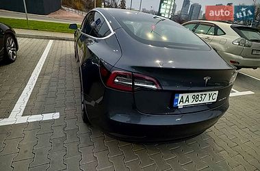 Седан Tesla Model 3 2018 в Львові