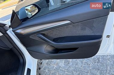 Седан Tesla Model 3 2021 в Києві