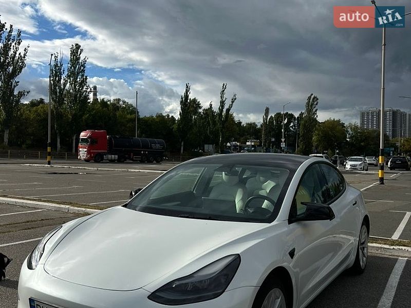 Tesla Model 3 2021
