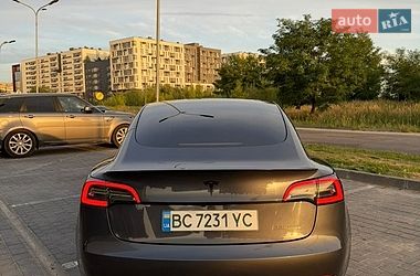 Седан Tesla Model 3 2023 в Львові