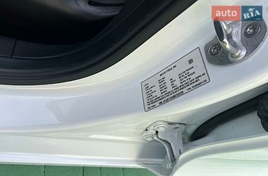 Седан Tesla Model 3 2022 в Києві
