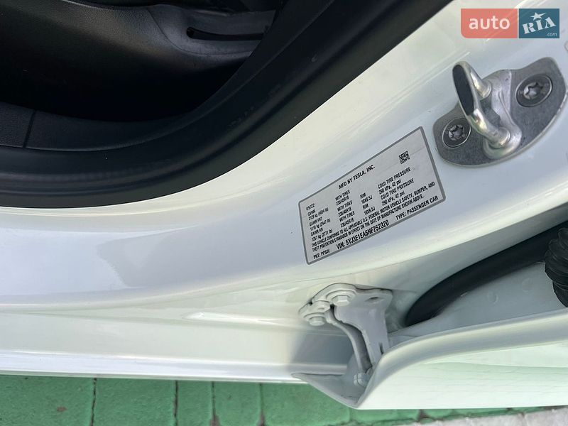 Седан Tesla Model 3 2022 в Києві