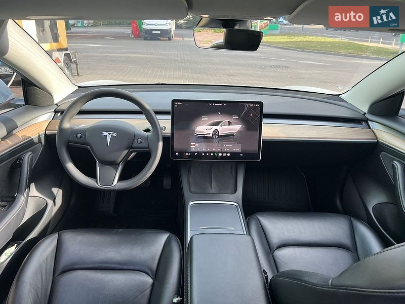Седан Tesla Model 3 2022 в Києві