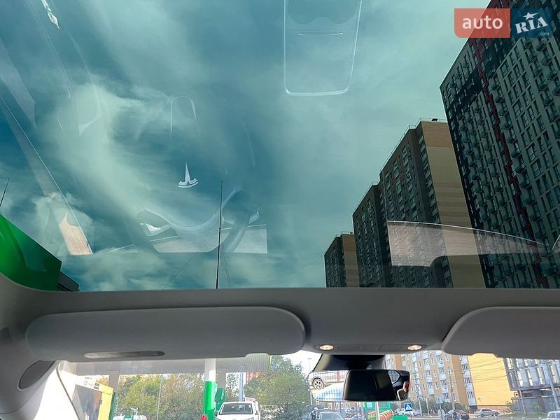 Седан Tesla Model 3 2022 в Києві
