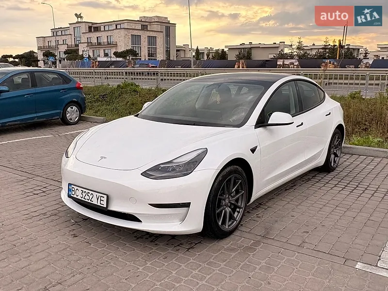 Tesla Model 3 2023