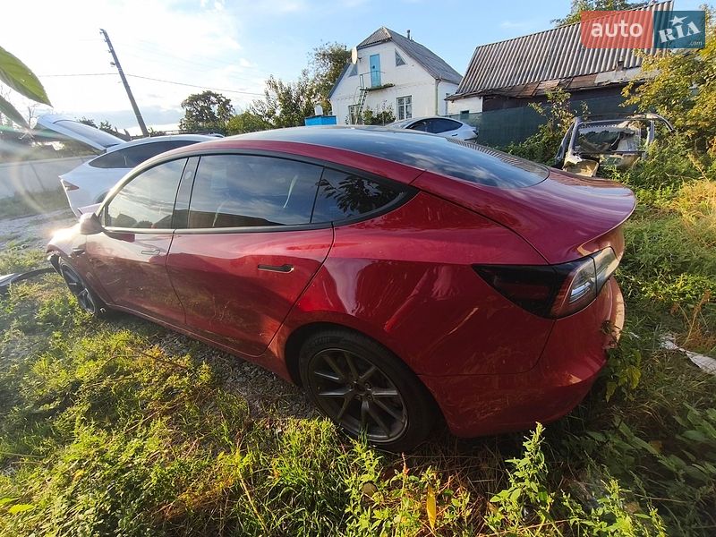 Седан Tesla Model 3 2022 в Сквирі
