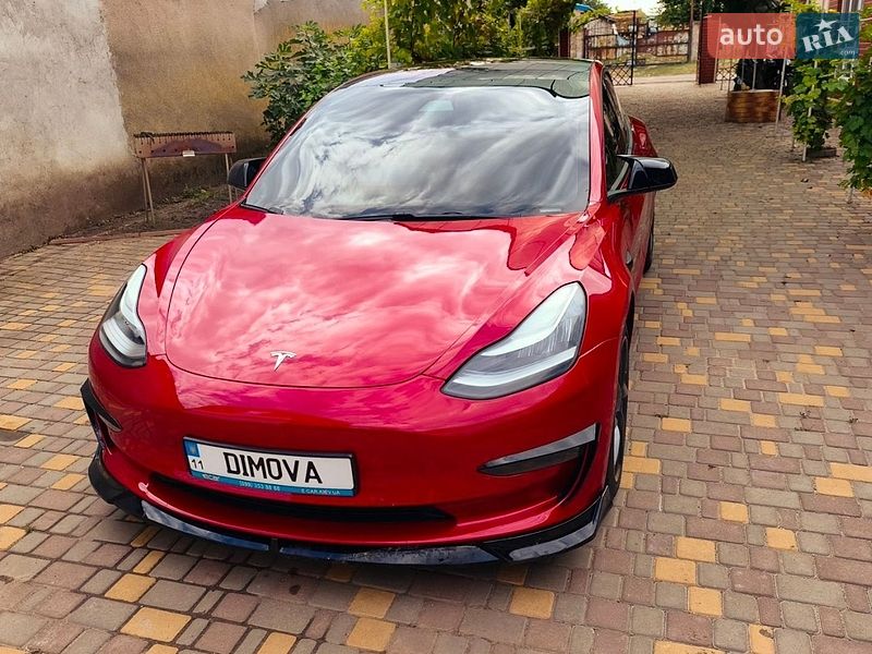 Tesla Model 3 2019