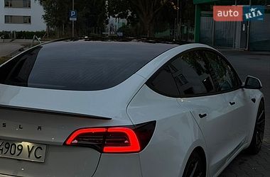 Седан Tesla Model 3 2019 в Львове