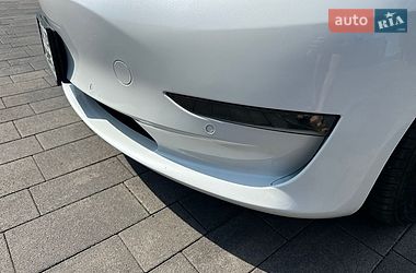 Седан Tesla Model 3 2019 в Луцке