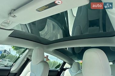 Седан Tesla Model 3 2019 в Луцке