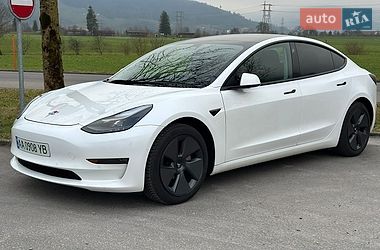 Седан Tesla Model 3 2021 в Киеве