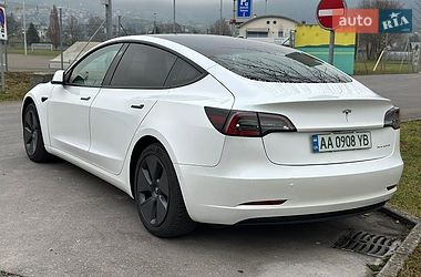 Седан Tesla Model 3 2021 в Киеве