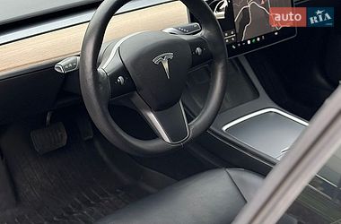 Седан Tesla Model 3 2021 в Киеве