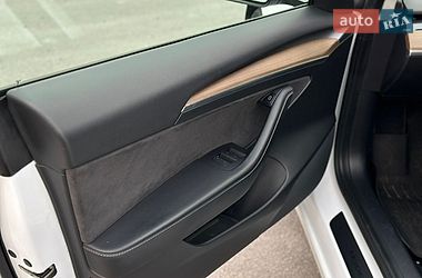 Седан Tesla Model 3 2021 в Киеве