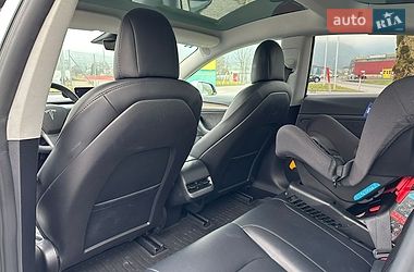 Седан Tesla Model 3 2021 в Киеве