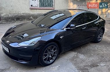 Седан Tesla Model 3 2019 в Дрогобыче
