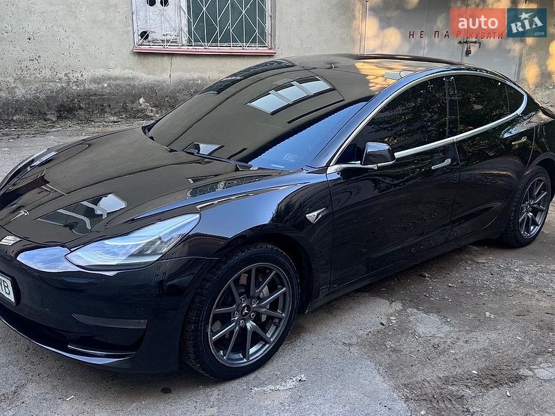 Седан Tesla Model 3 2019 в Дрогобыче
